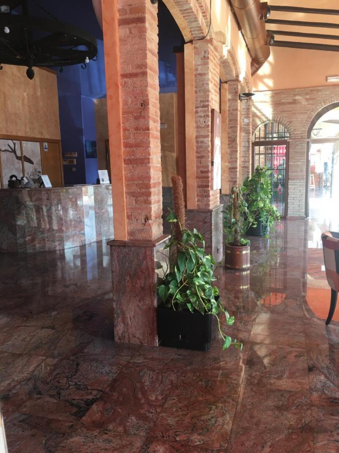 Hotel La Bodega La Almunia de Doña Godina Esterno foto