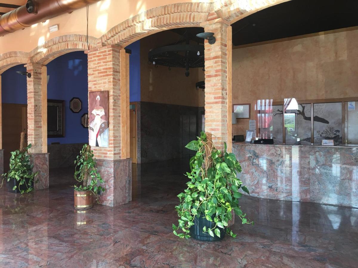Hotel La Bodega La Almunia de Doña Godina Esterno foto